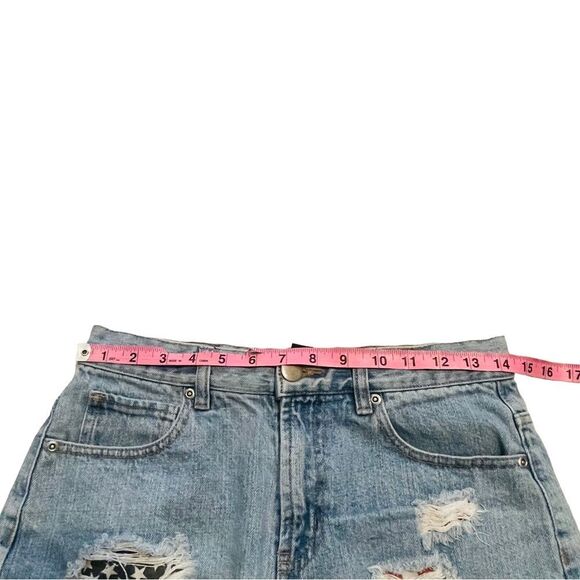 Forever 21 Stars and Stripes American Flag Denim Cutoff Shorts - Size 27 - Picture 9 of 13